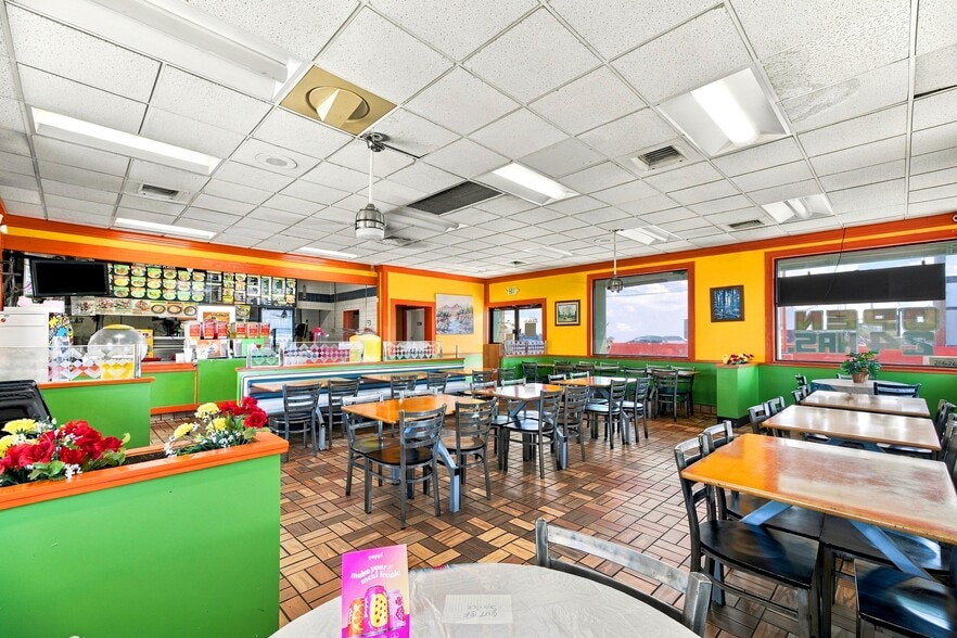 More Photos Of 5033 N 67th Ave, Glendale Fast Food For Sale