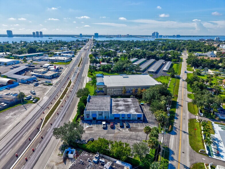 More Photos Of 1357 N Tamiami Trl, North Fort Myers General Retail For Sale