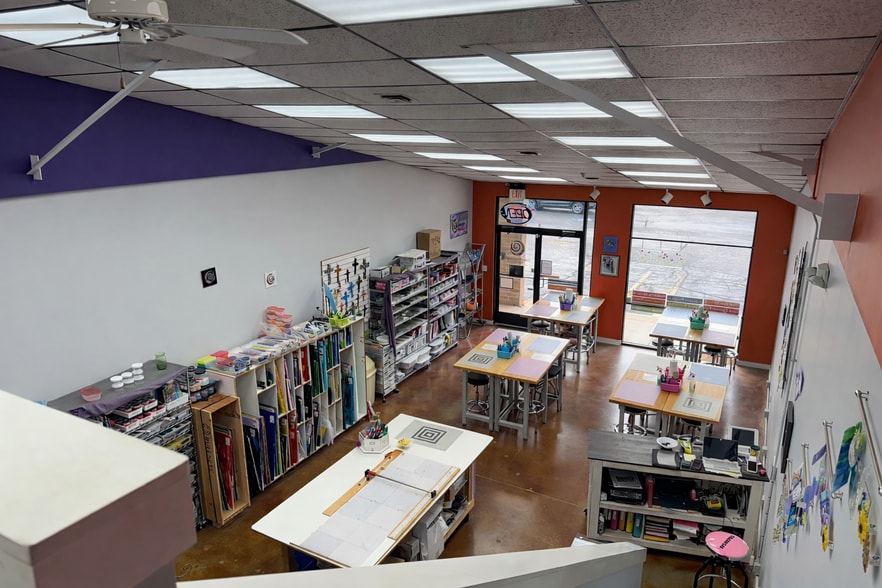 More Photos Of 1700 Campbell, Springfield Freestanding For Sale