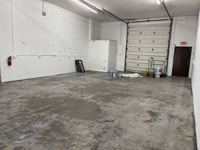 More Photos Of 1030 SE 12th Ct, Cape Coral Warehouse For Sale