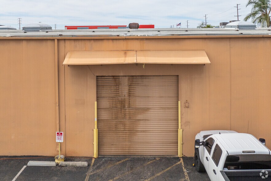 More Photos Of 4930 E La Palma Ave, Anaheim Warehouse For Lease