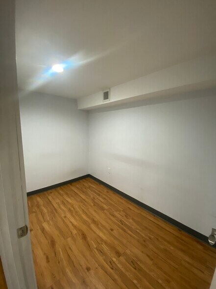 More Photos Of 186 W 80th, New York Apartments For Lease