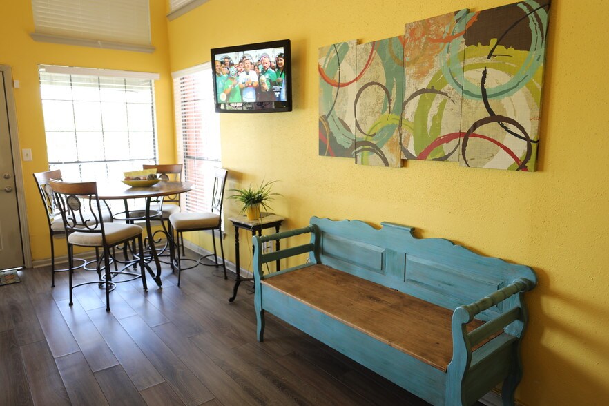 More Photos Of 701 Preston, Pasadena Apartments For Sale