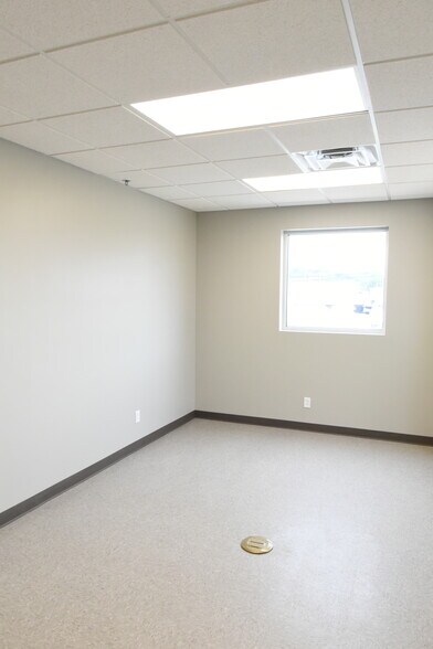 More Photos Of 265 Commerce Dr, South Point Industrial For Lease