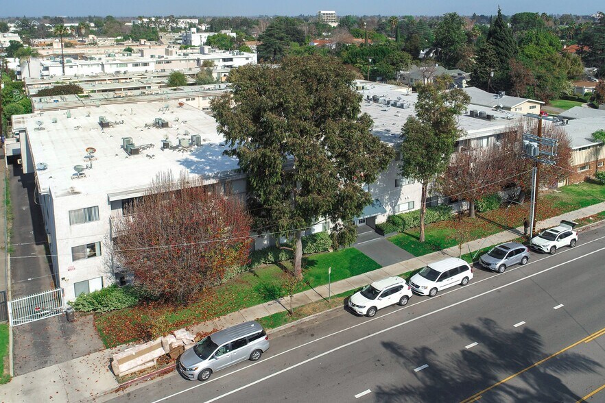 Primary Photo Of 13951 Moorpark St, Sherman Oaks Apartments For Sale