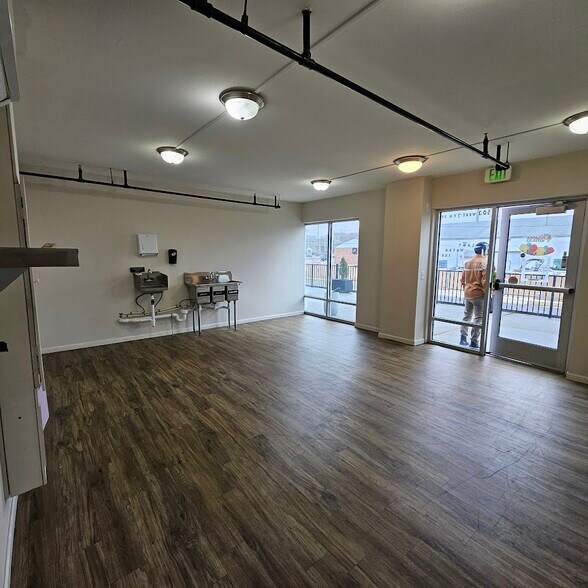 More Photos Of 505 W 7th St, New Castle Apartments For Lease