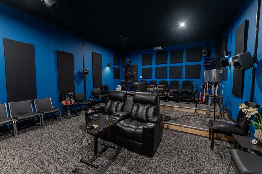 More Photos Of 99-1245 Halawa Valley St, Aiea Warehouse For Sale