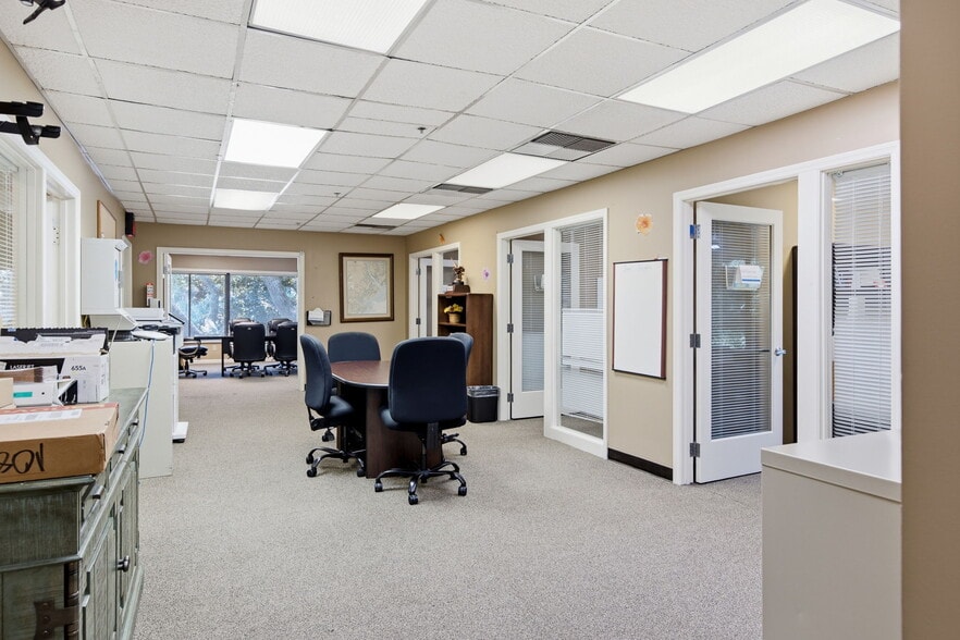 More Photos Of 1044 William Hilton Pky, Hilton Head Island Office For Sale