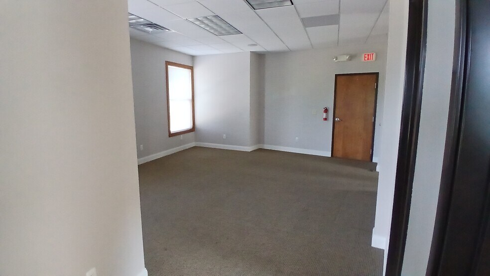 More Photos Of 4431-4437 S Old Us-23 Rd, Brighton Unknown For Lease