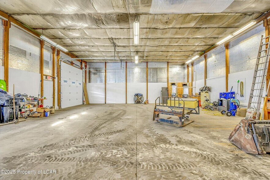 More Photos Of 7147 Blue Ridge Trl, Mountain Top Industrial For Lease