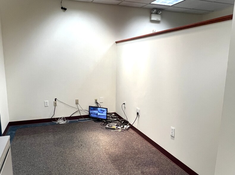 More Photos Of 1 Washington St, Melrose Warehouse For Lease