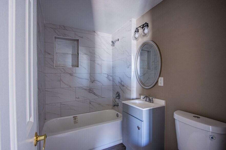 More Photos Of 612 W Washington Ave, Las Vegas Multifamily For Sale