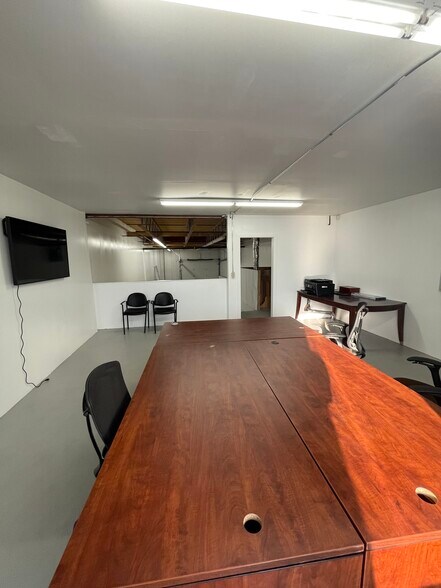 More Photos Of 1919 27th Ave NE, Calgary Warehouse For Sale
