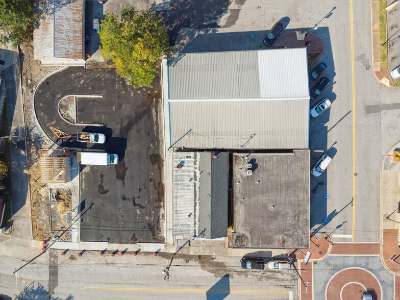 More Photos Of 5866 Love St, Austell Storefront For Sale