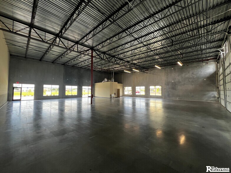 More Photos Of 3625 Jones Industrial Dr, Lakeland Unknown For Lease