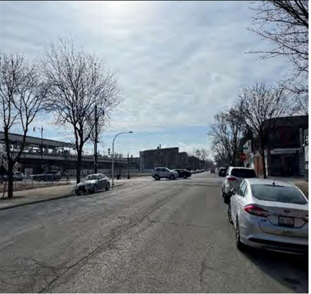 More Photos Of 232 E 47th St, Chicago General Retail For Sale