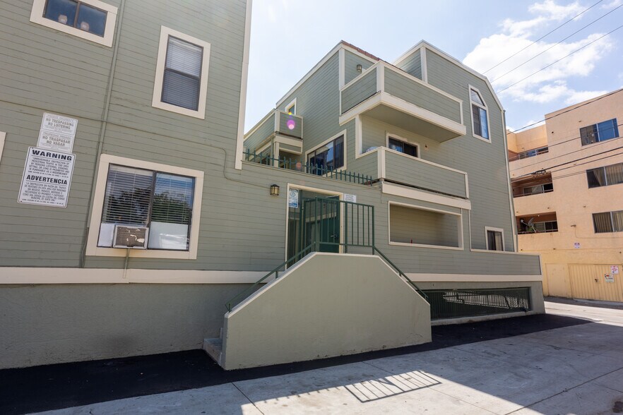 More Photos Of 311-313 E Pine St, Santa Ana Apartments For Sale