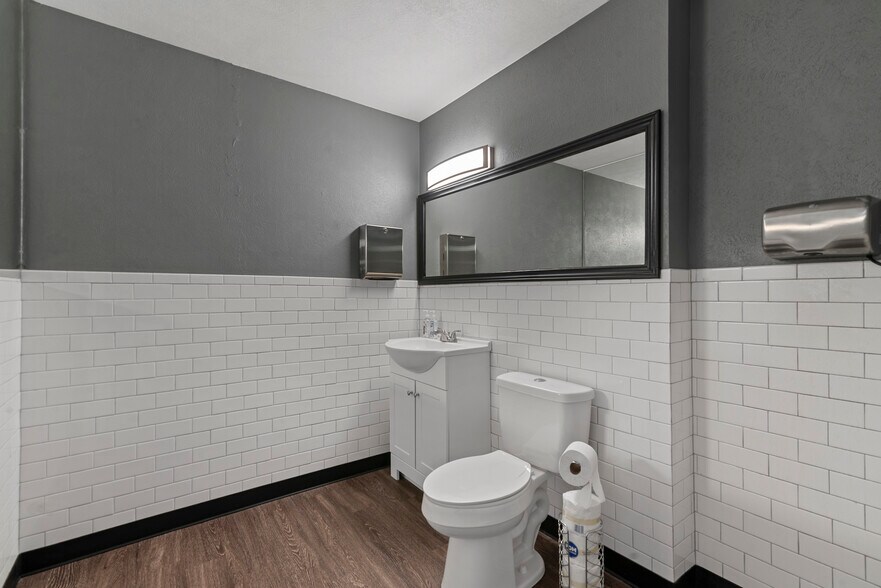 More Photos Of 7305 Boulevard 26, North Richland Hills Storefront Retail Office For Lease