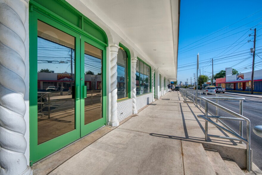 More Photos Of 700-714 Fredericksburg Rd, San Antonio Storefront Retail Office For Lease