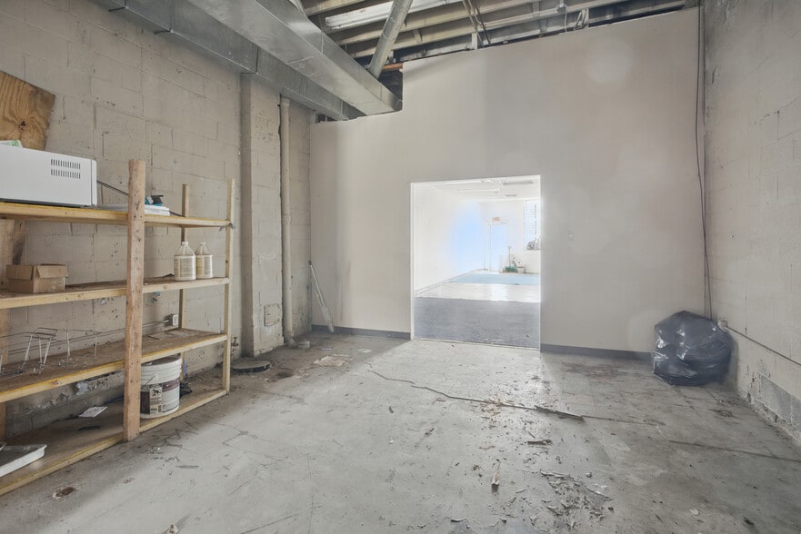 More Photos Of 14049-14051 Gratiot Ave, Detroit Storefront Retail Office For Sale