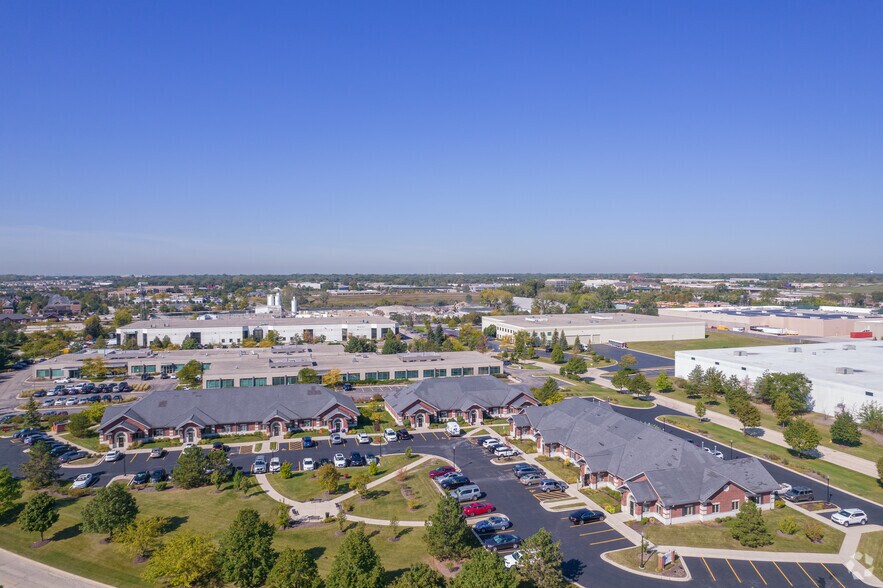 More Photos Of 2400 Ravine Way, Glenview Office For Lease