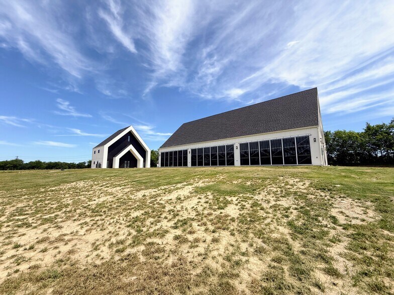 More Photos Of 1105 W Cottage Hill Pky, Celina Lodge Meeting Hall For Sale