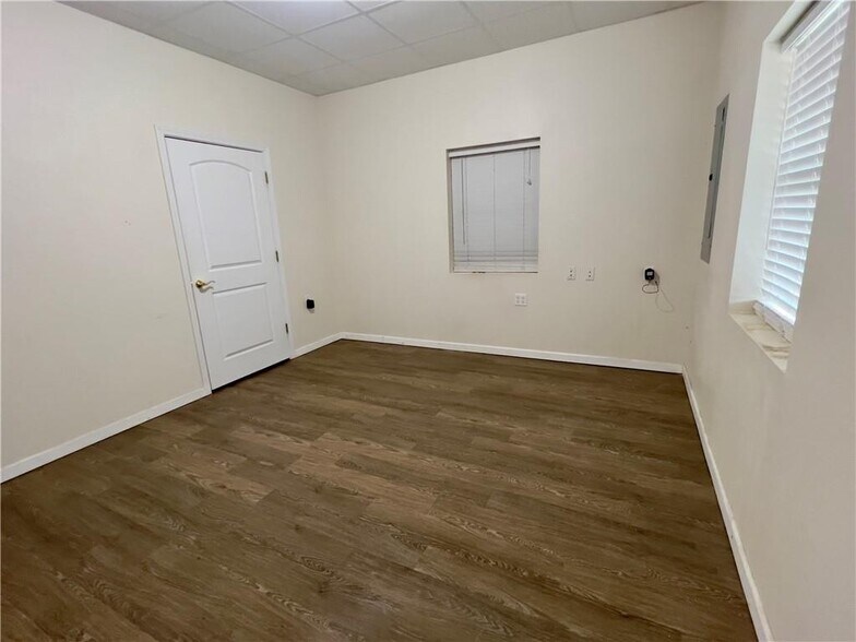 More Photos Of 199 Harmony Rd, Huntsville Office For Sale