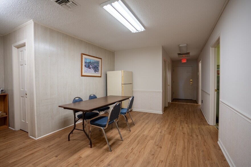 More Photos Of 105-109 Winston Rd, Jonesville Storefront For Sale