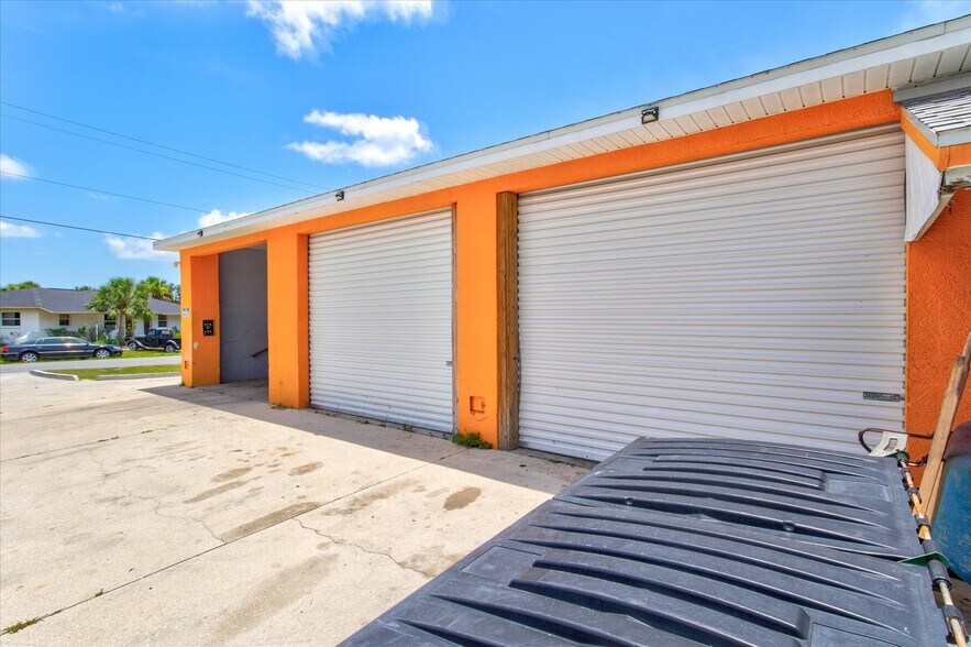 More Photos Of 15182 Dahlgren Ave, Port Charlotte Carwash For Sale