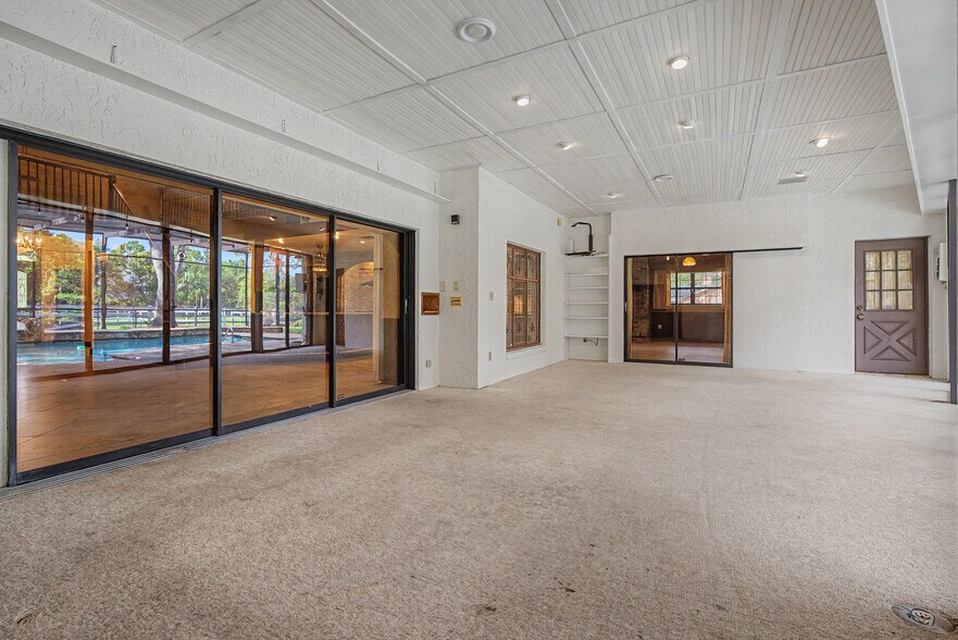 More Photos Of 2160 Laurence Dr, Clearwater Office For Sale