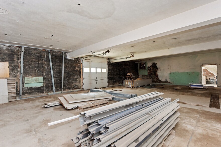 More Photos Of 200 S Green St, Georgetown Loft Creative Space For Sale