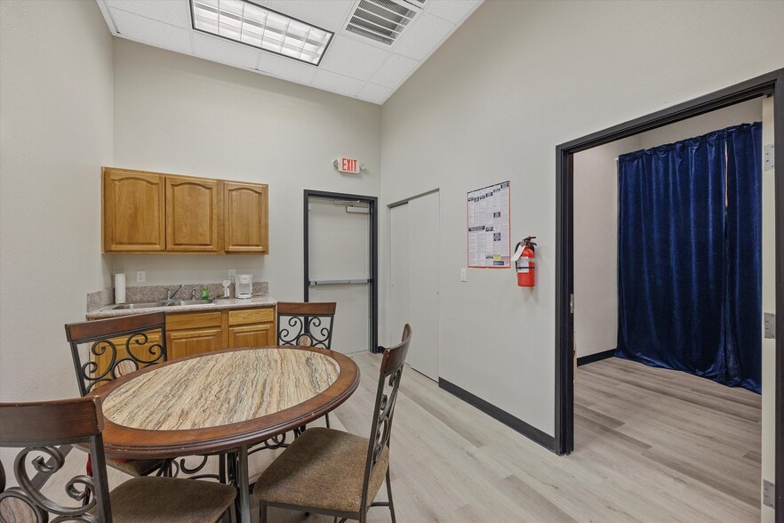 More Photos Of 4130 N Martin Luther King Blvd, North Las Vegas Office For Sale