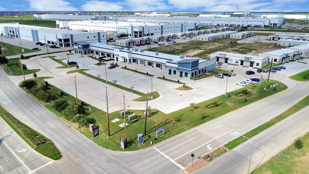 More Photos Of 30625 Kingsland Blvd, Brookshire Storefront For Sale