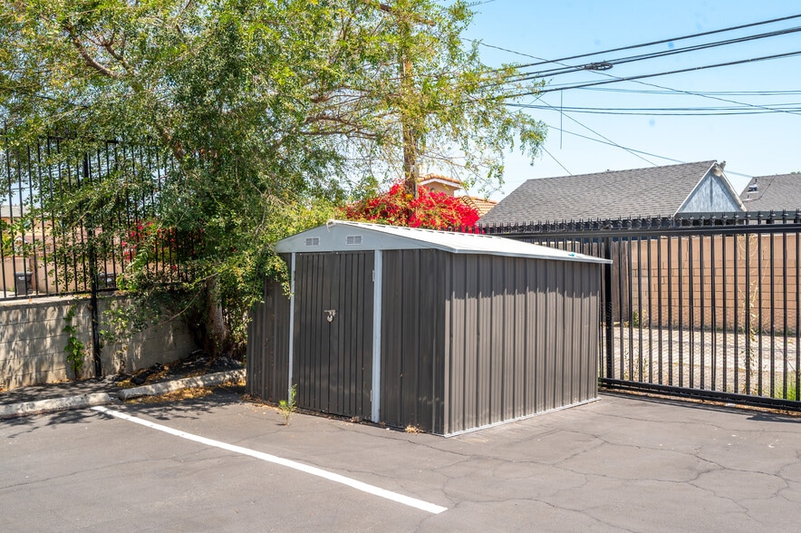 More Photos Of 2517 W Beverly Blvd, Montebello Storefront Retail Residential For Sale