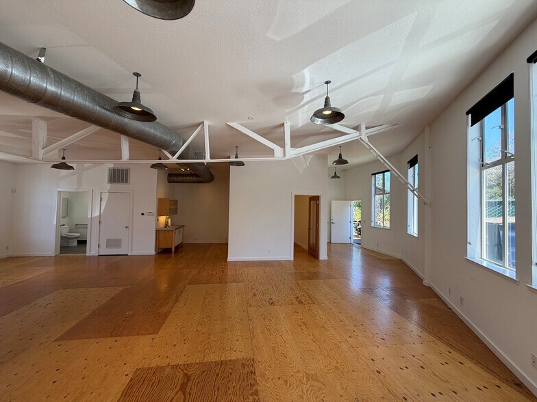 More Photos Of 12-14 E Sir Francis Drake Blvd, Larkspur Unknown For Lease