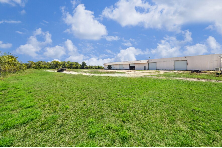 More Photos Of 25635 Southwest Fwy, Rosenberg Industrial For Lease