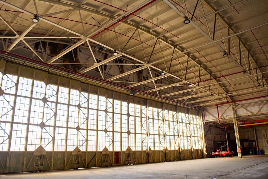 More Photos Of 4917 Bailey Loop, Mcclellan Airplane Hangar For Lease