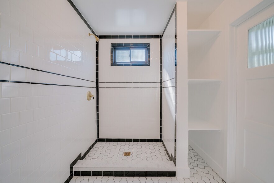 More Photos Of 6012 York Blvd, Los Angeles Office For Lease