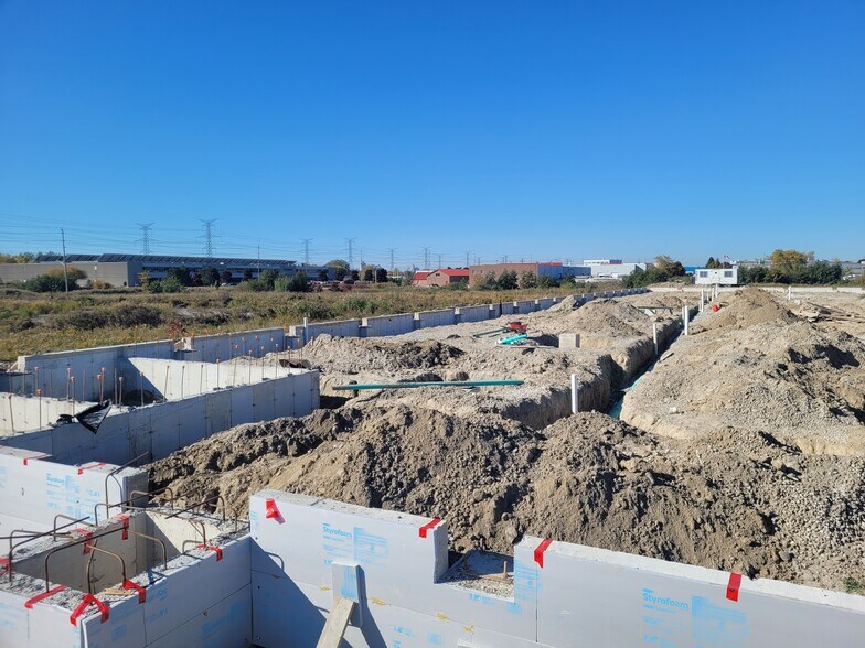 More Photos Of 540 Lake Rd, Bowmanville Warehouse For Sale