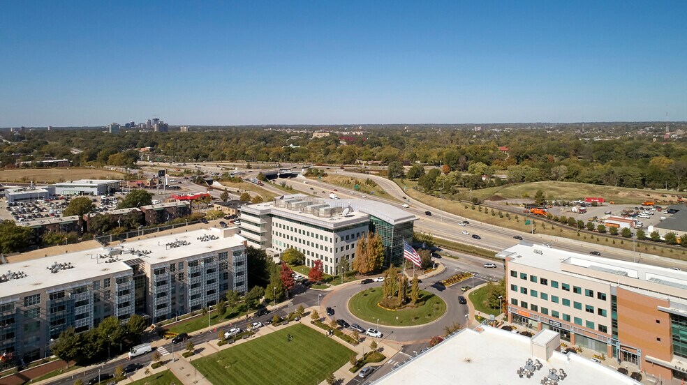 More Photos Of 1001 Highlands Plaza Dr, Saint Louis Office For Sale