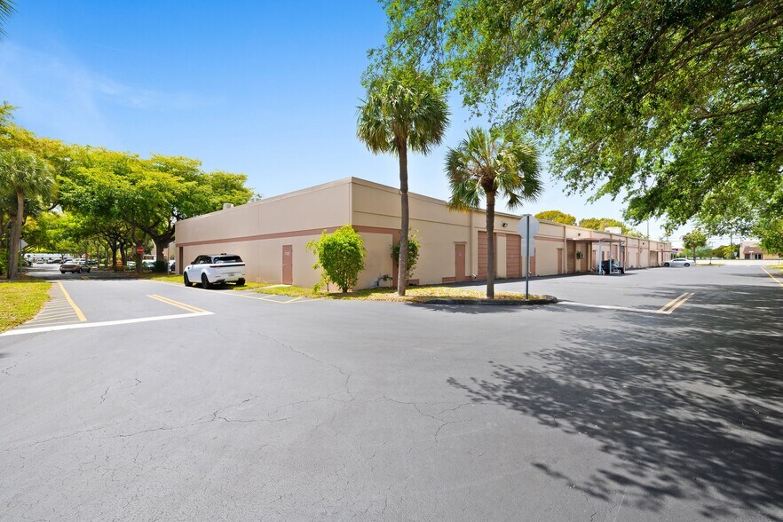 More Photos Of 4800 N State Road 7, Fort Lauderdale Medical For Lease