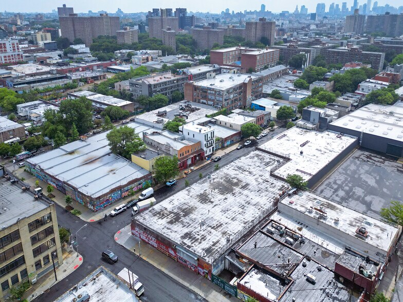 More Photos Of 275 Boerum St, Brooklyn Warehouse For Sale