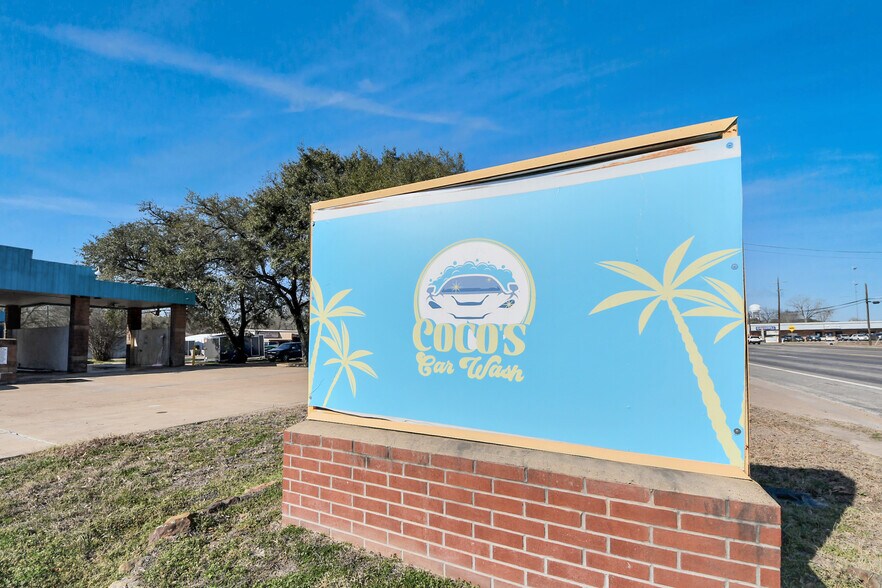 More Photos Of 452 S Robb St, Trinity Specialty For Sale