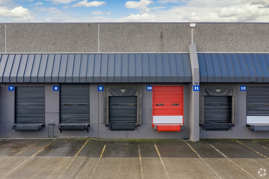 More Photos Of 2455 NW Nicolai St, Portland Warehouse For Lease
