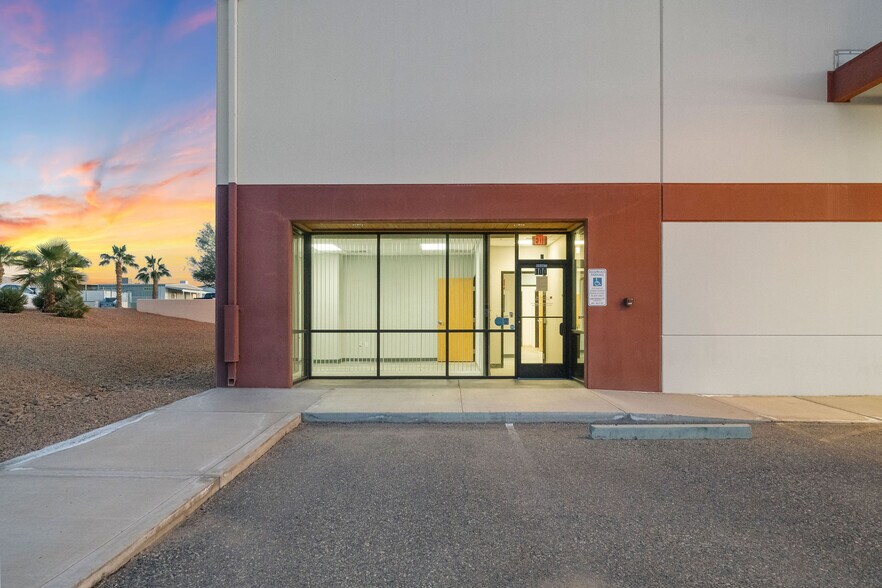 More Photos Of 1105 Aviation Dr, Lake Havasu City Manufacturing For Lease