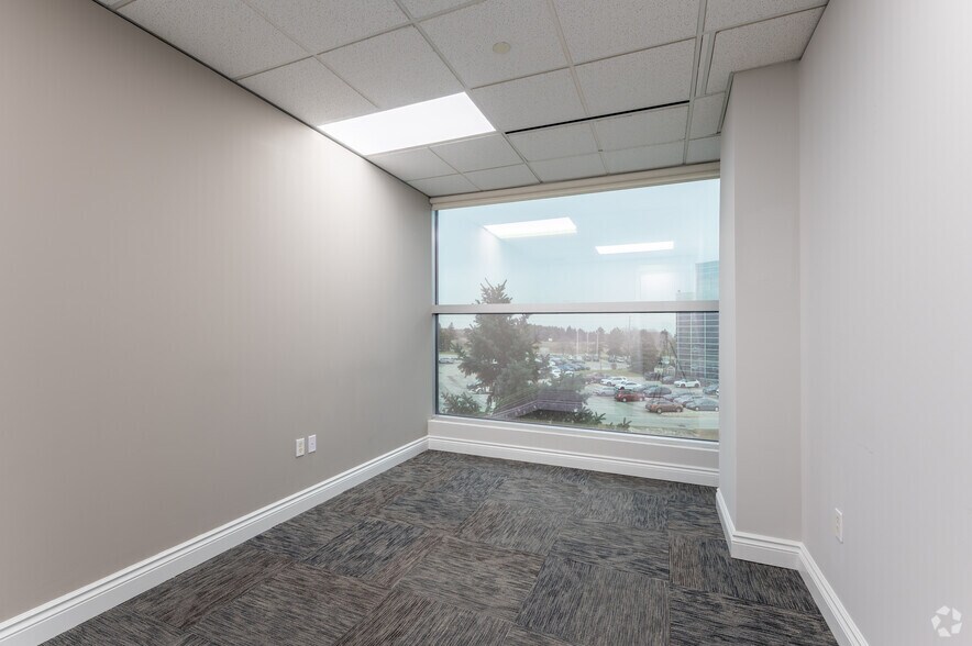 More Photos Of 5500 N Service Rd, Burlington Office For Lease