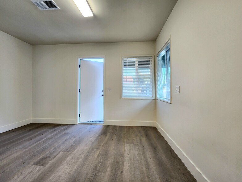 More Photos Of 1511 Pontius Ave, Los Angeles Loft Creative Space For Lease