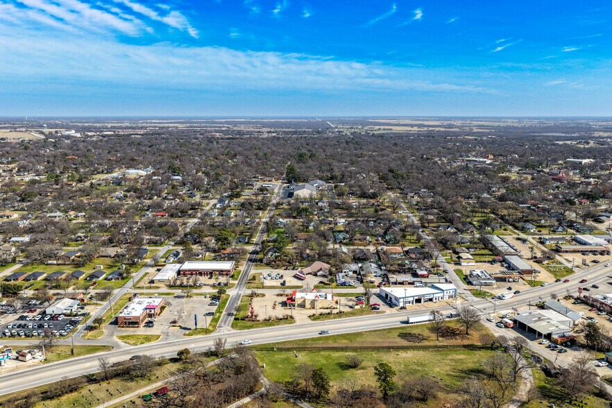 More Photos Of 1014 W Moore Ave, Terrell Restaurant For Sale