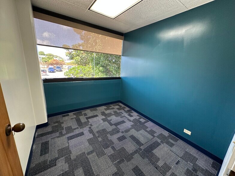 More Photos Of 3615 Harding Ave, Honolulu Medical For Lease