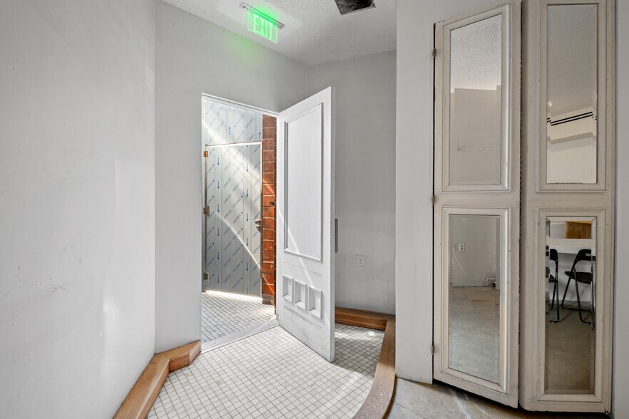 More Photos Of 1509 Mateo St, Los Angeles Office Residential For Sale